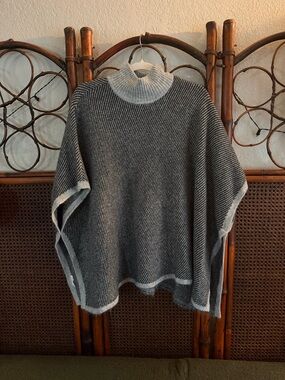 Ann Taylor Gray Ribbed Turtleneck Poncho